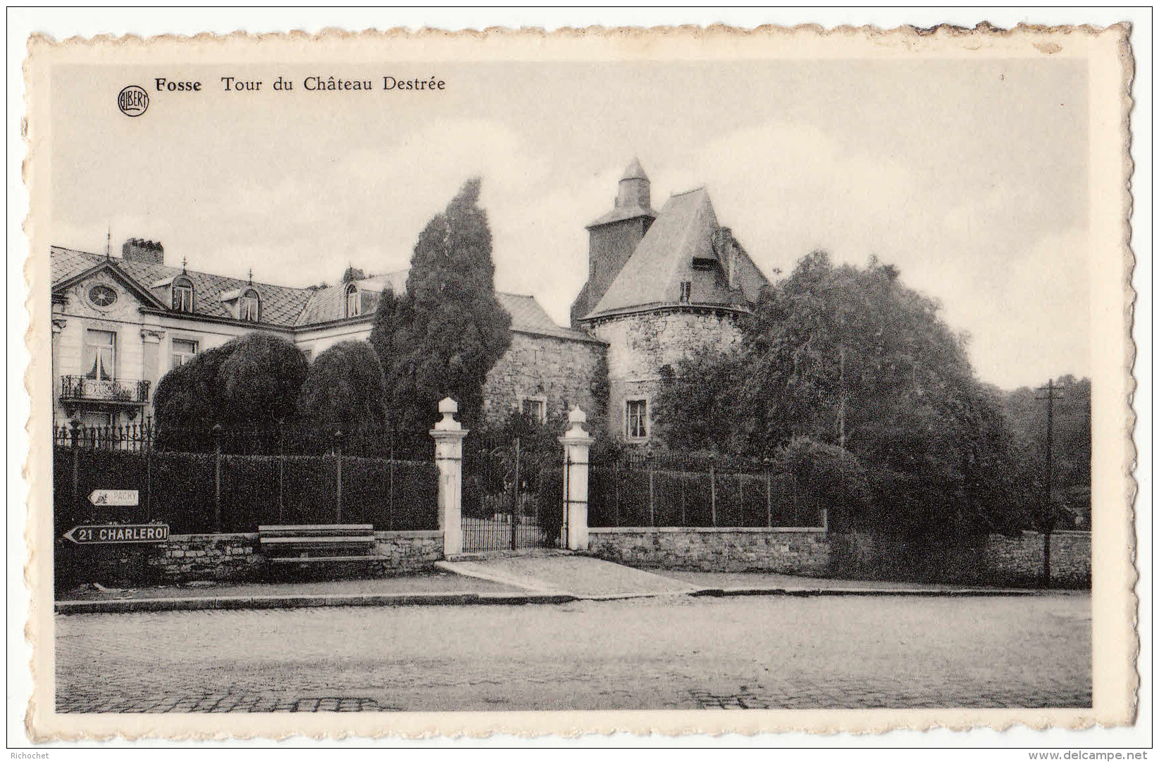 Fosse - Tour Du Château Destrée - Fosses-la-Ville