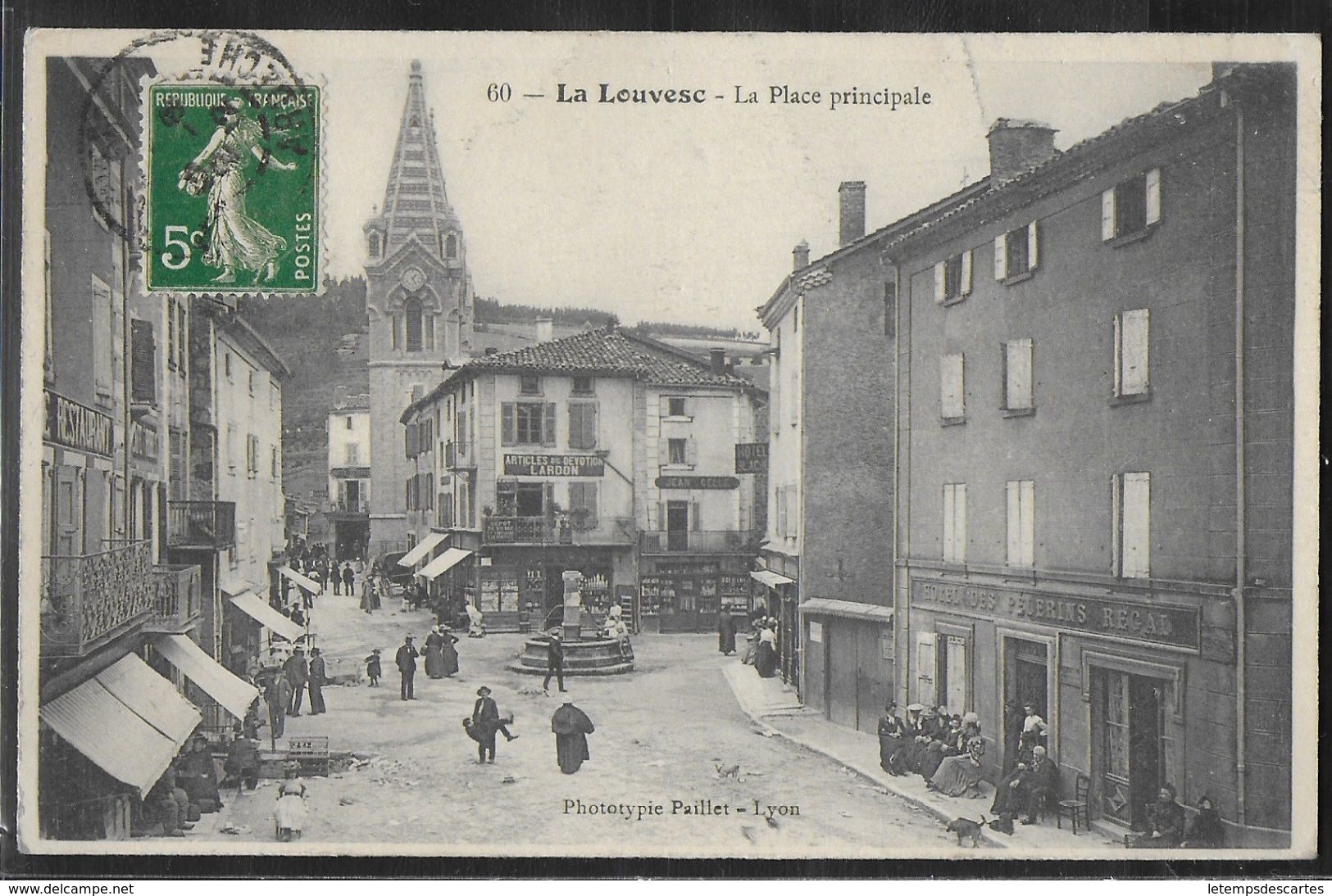 CPA 07 - La Louvesc, La Place Principale - La Louvesc