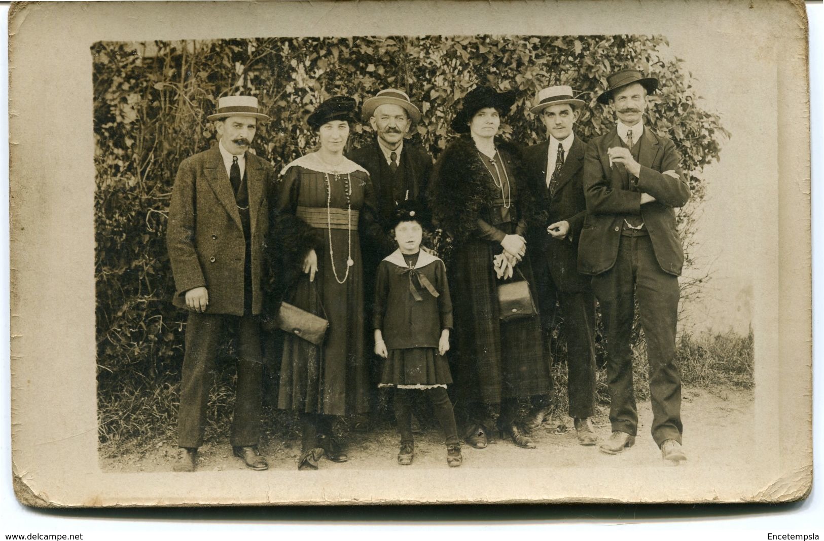 CPA - Carte Postale - Fantaisie - Photo - Portrait De Famille - Femme, Homme, Enfant  (F110) - Généalogie