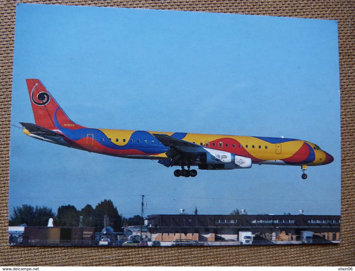 BRANIFF   DC 8   N1805  PEINT PAR CALDER - 1946-....: Modern Era