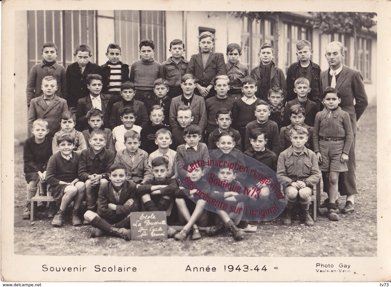 #Photo P001 - VAULX EN VELIN 1943 1944 - Ecole La Poudrette - Photo De Classe 13 X 18 Cm - Non Cpa - Rhone - Vaux-en-Velin