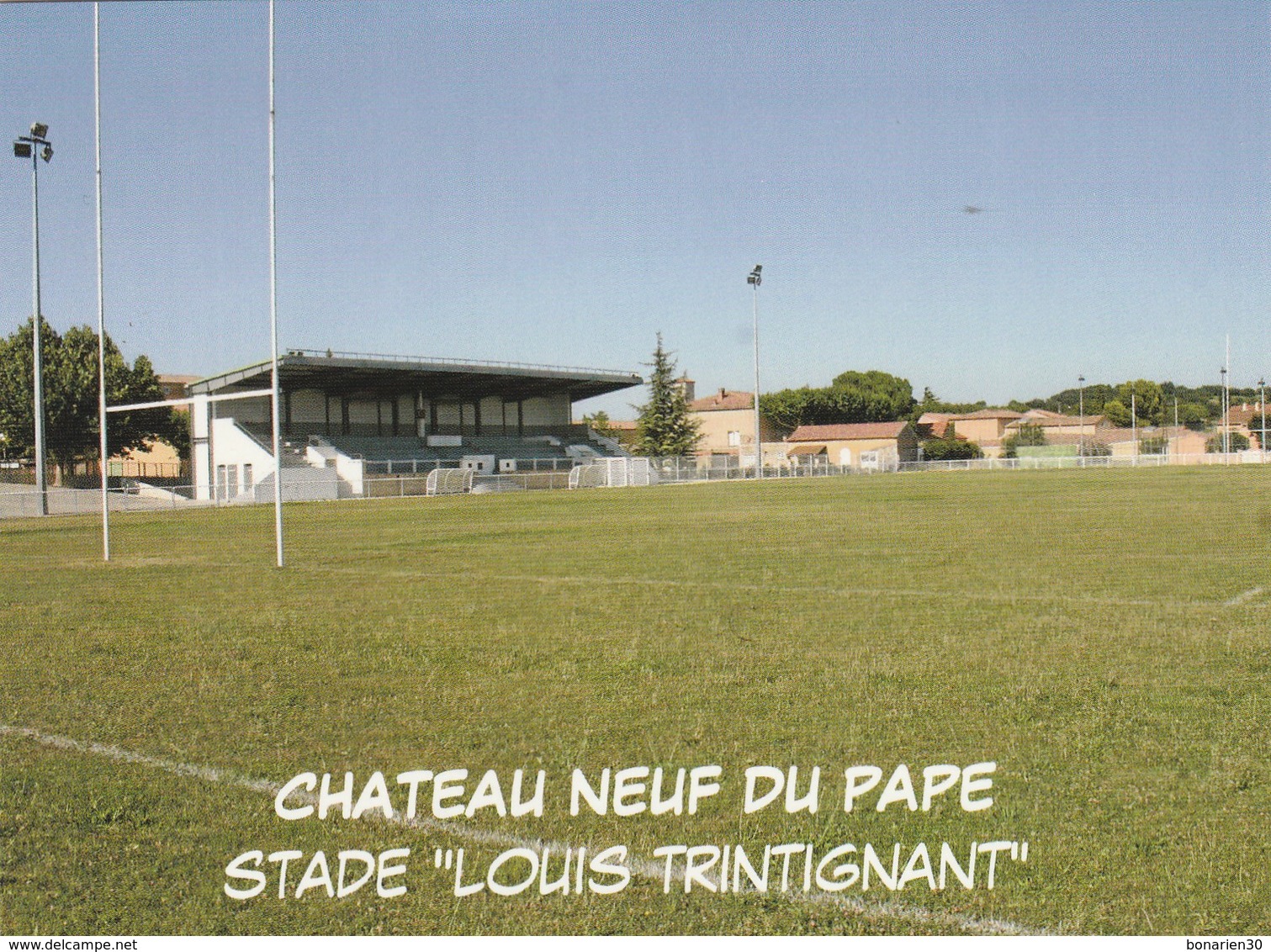 CPSM 84 CHATEAUNEUF DU PAPE   STADE DE RUGBY LOUIS TRINTIGNANT - Chateauneuf Du Pape