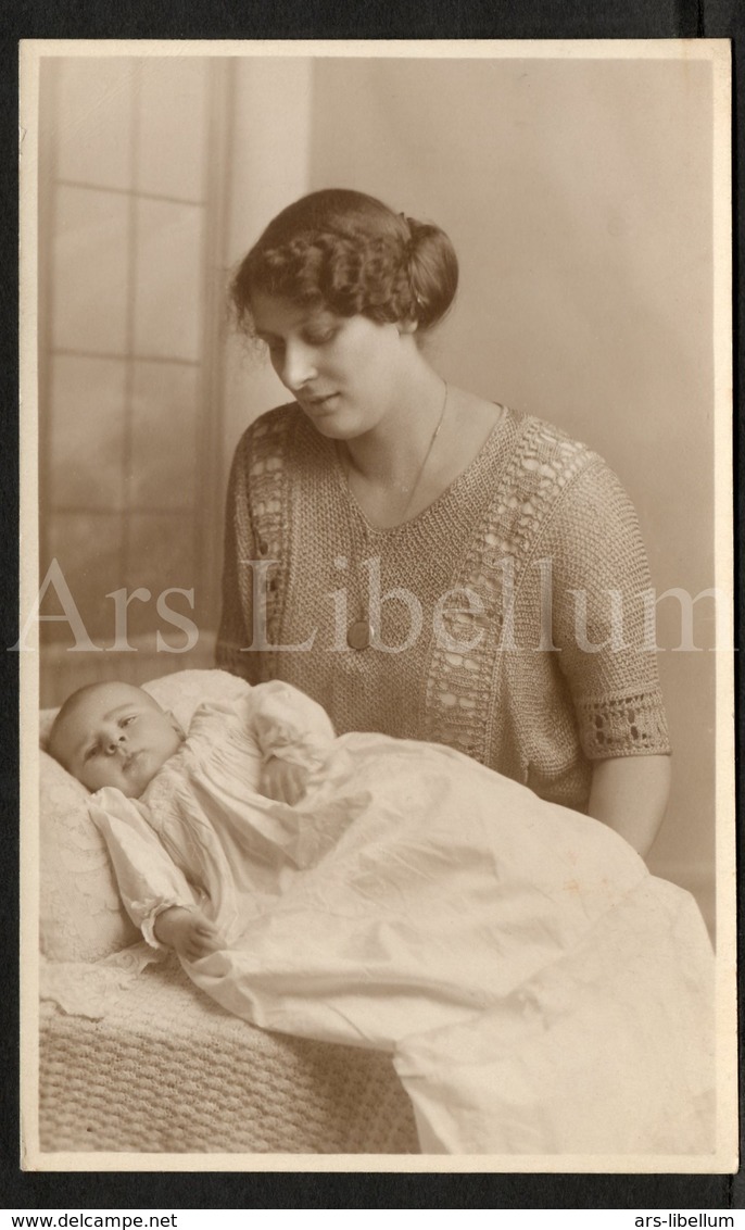 Photo Postcard / Foto / Photograph / Mother / Mère / Baby / Bébé / Eastbourne Photo / Clapham Common / England - Photographie