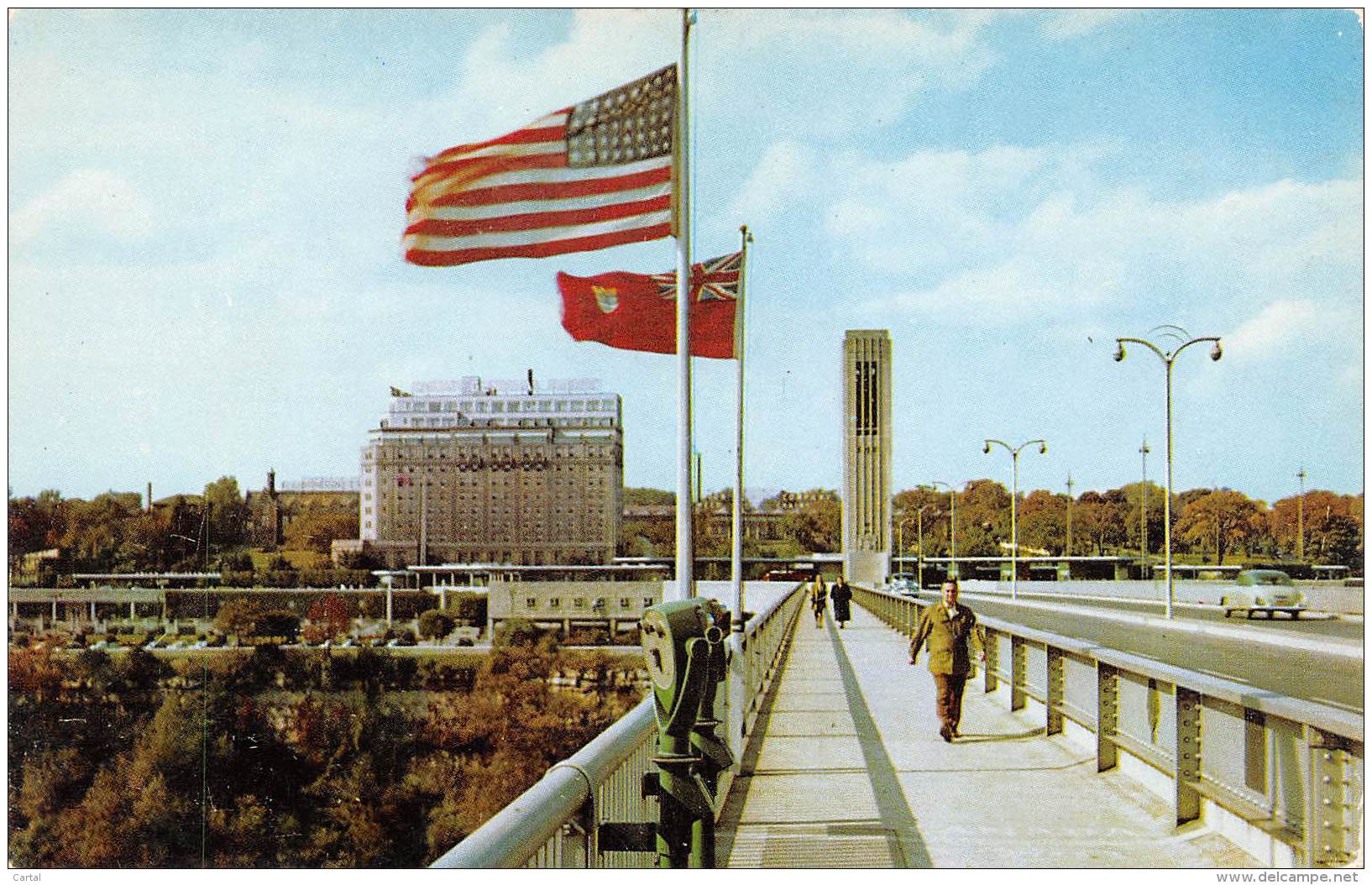 The Famous Rainbow Bridge Over Niagara Gorge - Chutes Du Niagara