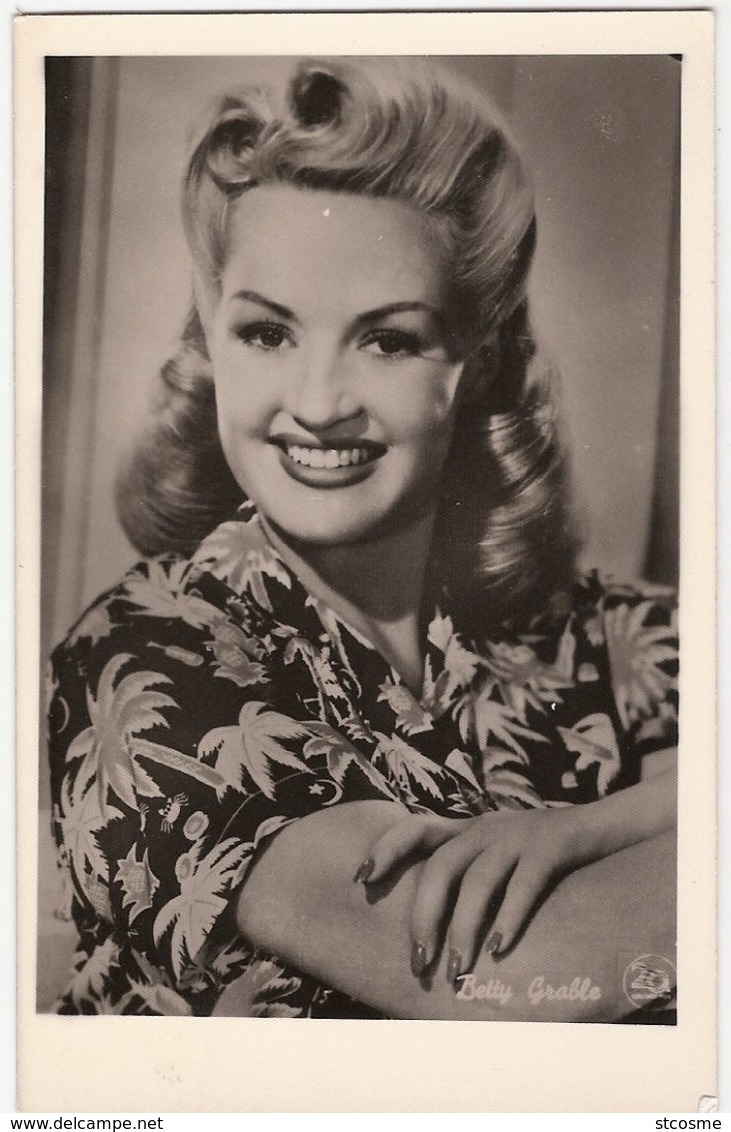 Carte Postale D'artiste / Movie Star Postcard - Betty Grable (#2212) - Acteurs