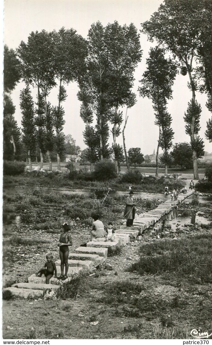 SAINT GAULTIER - Le Pierrat Sur La Creuse Animation Au Bord De L'eau - Altri & Non Classificati