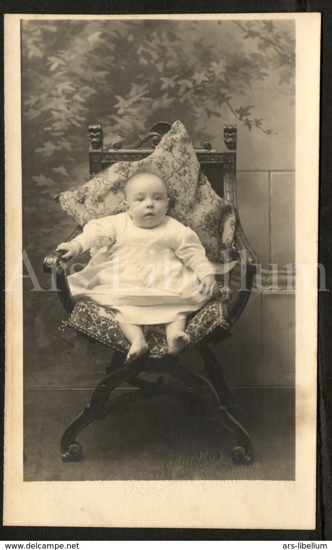 Photo Postcard / Foto / Photograph / Baby / Bébé / Antique Chair / Chaise D'antiquité / Unused - Fotografía