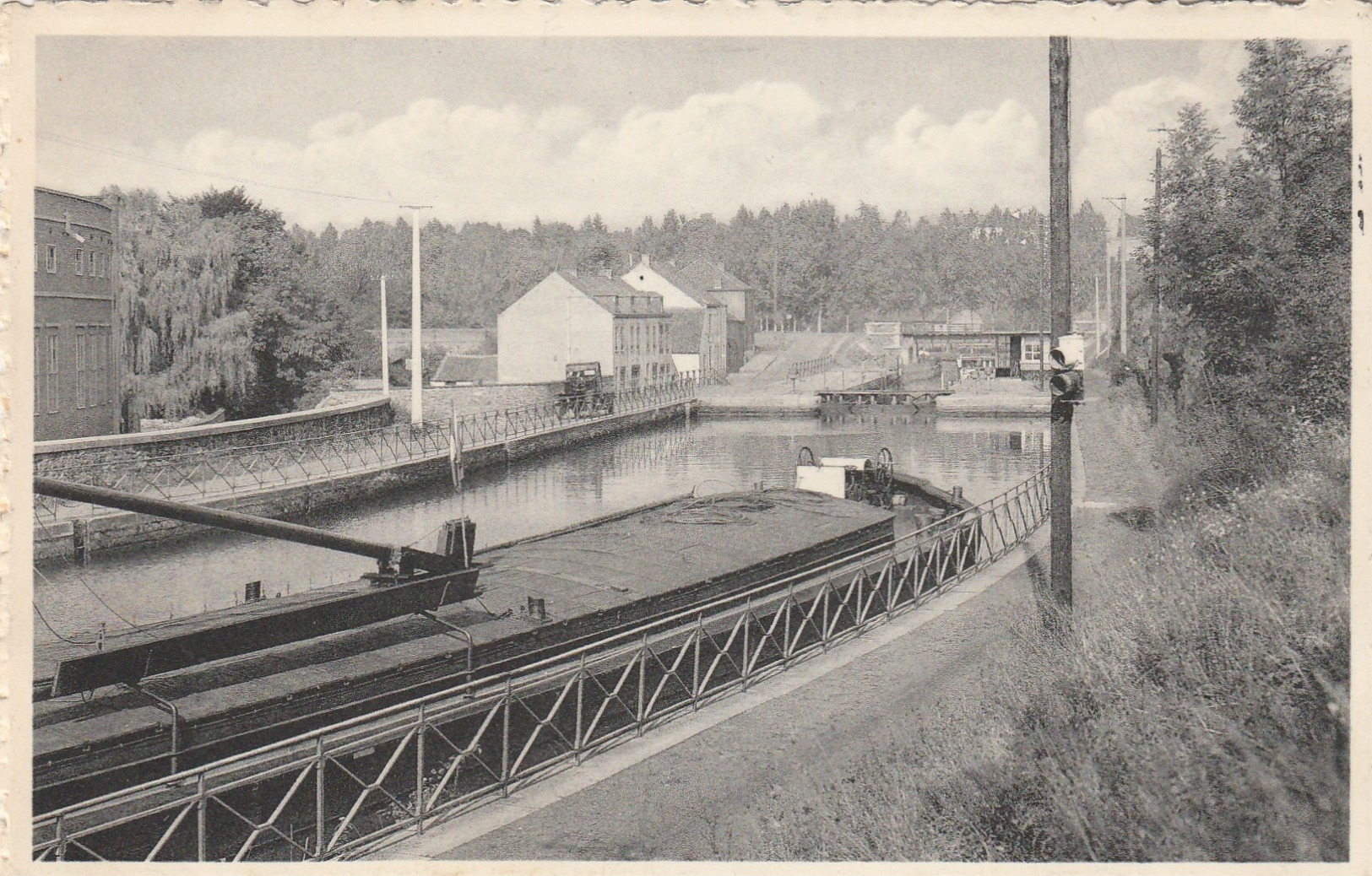 ASQUIMPONT ,(Ittre),vue écluse Et Péniche Au Canal (ASQUEMPONT )((ASQUINPONT) - Ittre