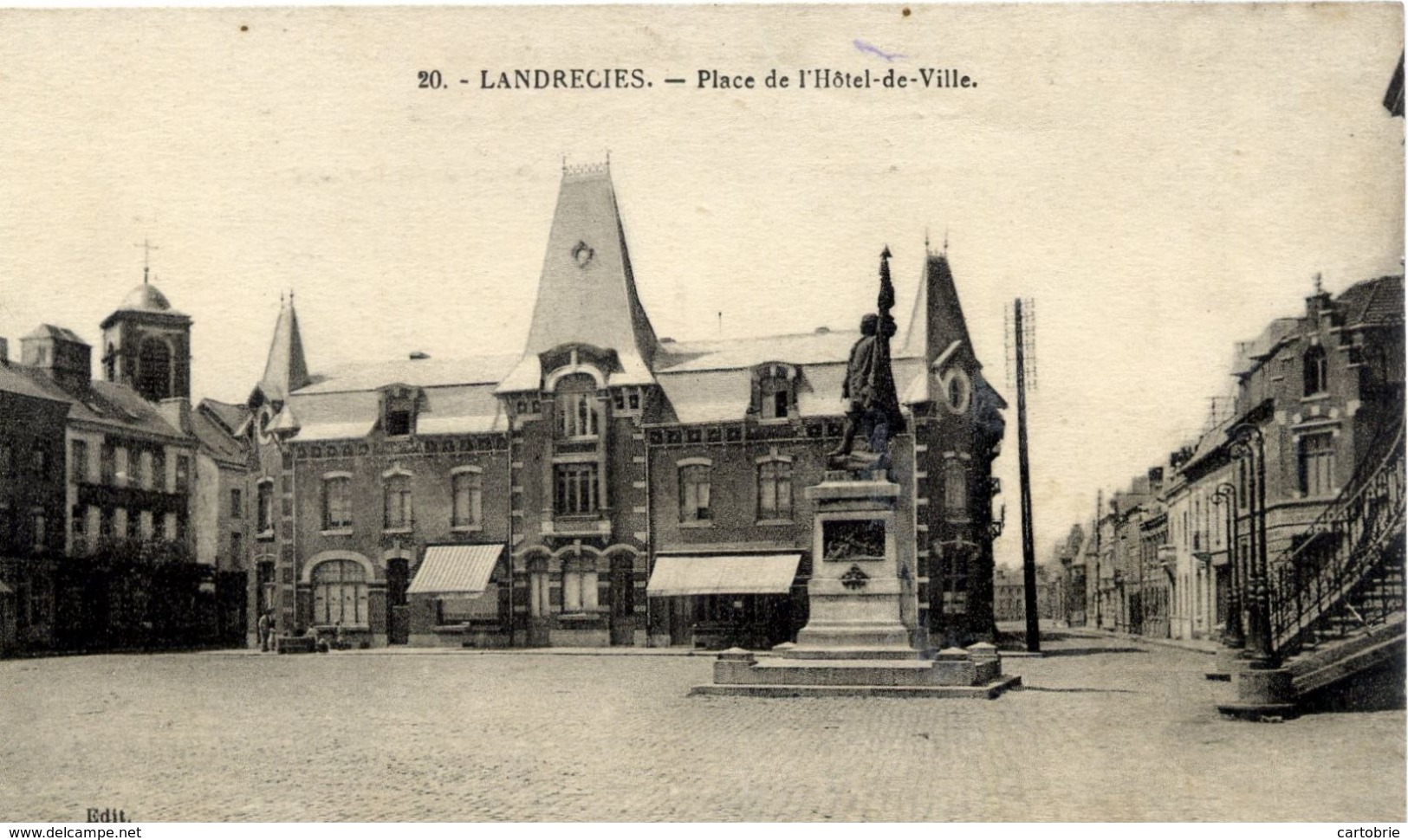 59 LANDRECIES - Place De L'Hôtel-de-Ville - Landrecies