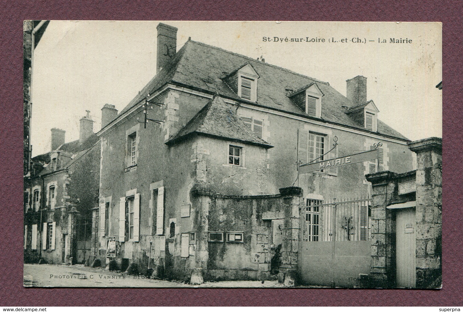 SAINT-DYE-SUR-LOIRE  (41) : " LA MAIRIE " - Autres & Non Classés