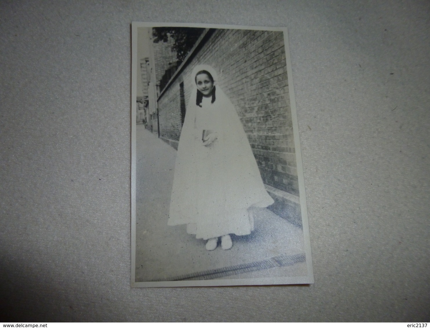 BELLE CARTE PHOTO JEUNE FILLE EN TENUE DE COMMUNION - Communion