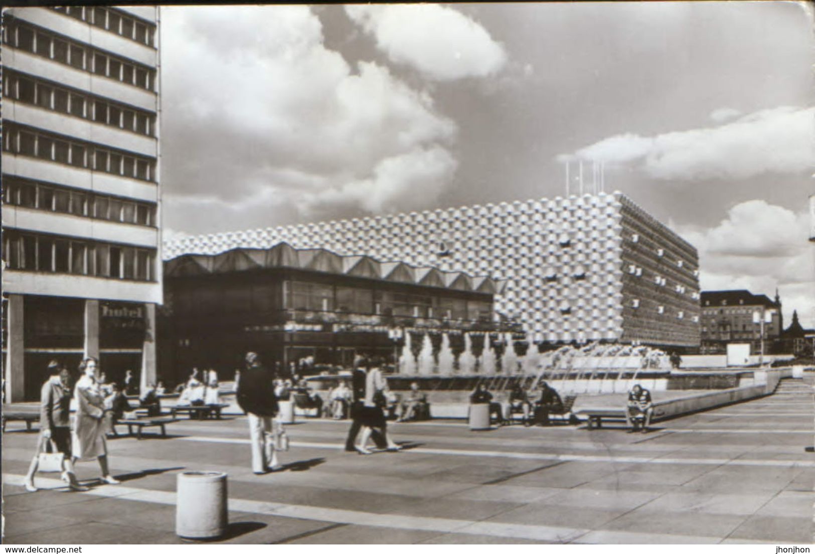 Germany - Postcard Circulated In 1982 - Dresden - Prager Street,Restaurant "International" And Department Store - 2/scan - Dresden