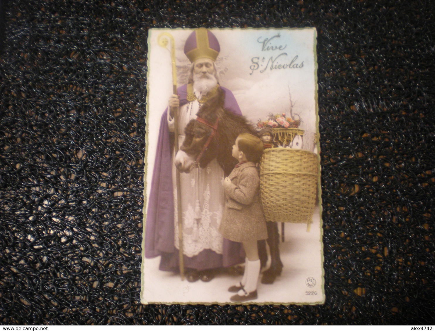 St Nicolas  âne Et Petit Garçon Avec Panier De Jouets  (Y4) - Saint-Nicolas