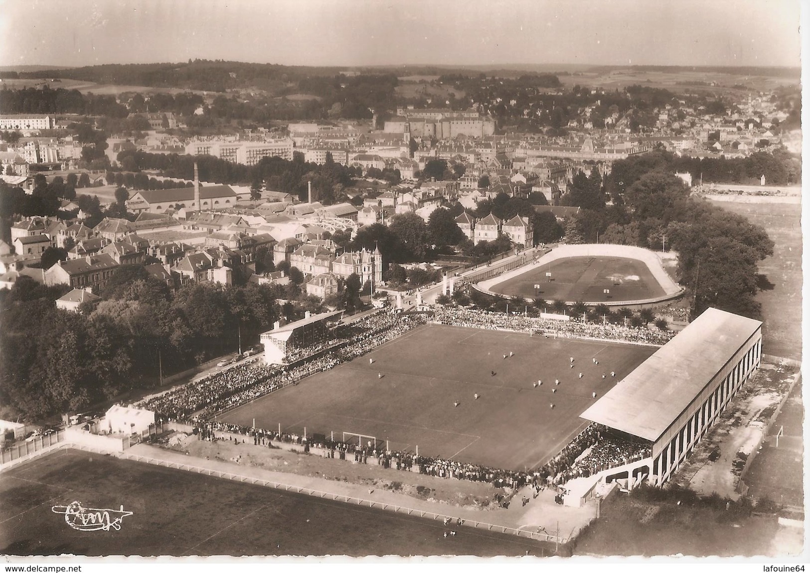 SEDAN - Vue Générale Sur La Ville Et L'ancien Stade Emile Albeau - Sedan