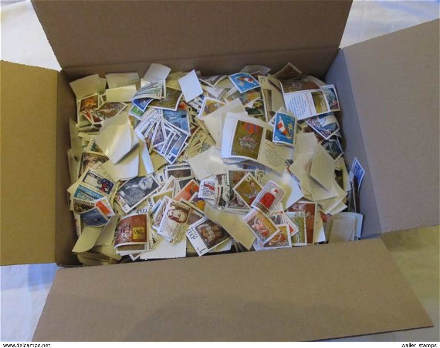 Over 2 Kg Unsorted Stamps From Russia - Lots & Kiloware (min. 1000 Stück)