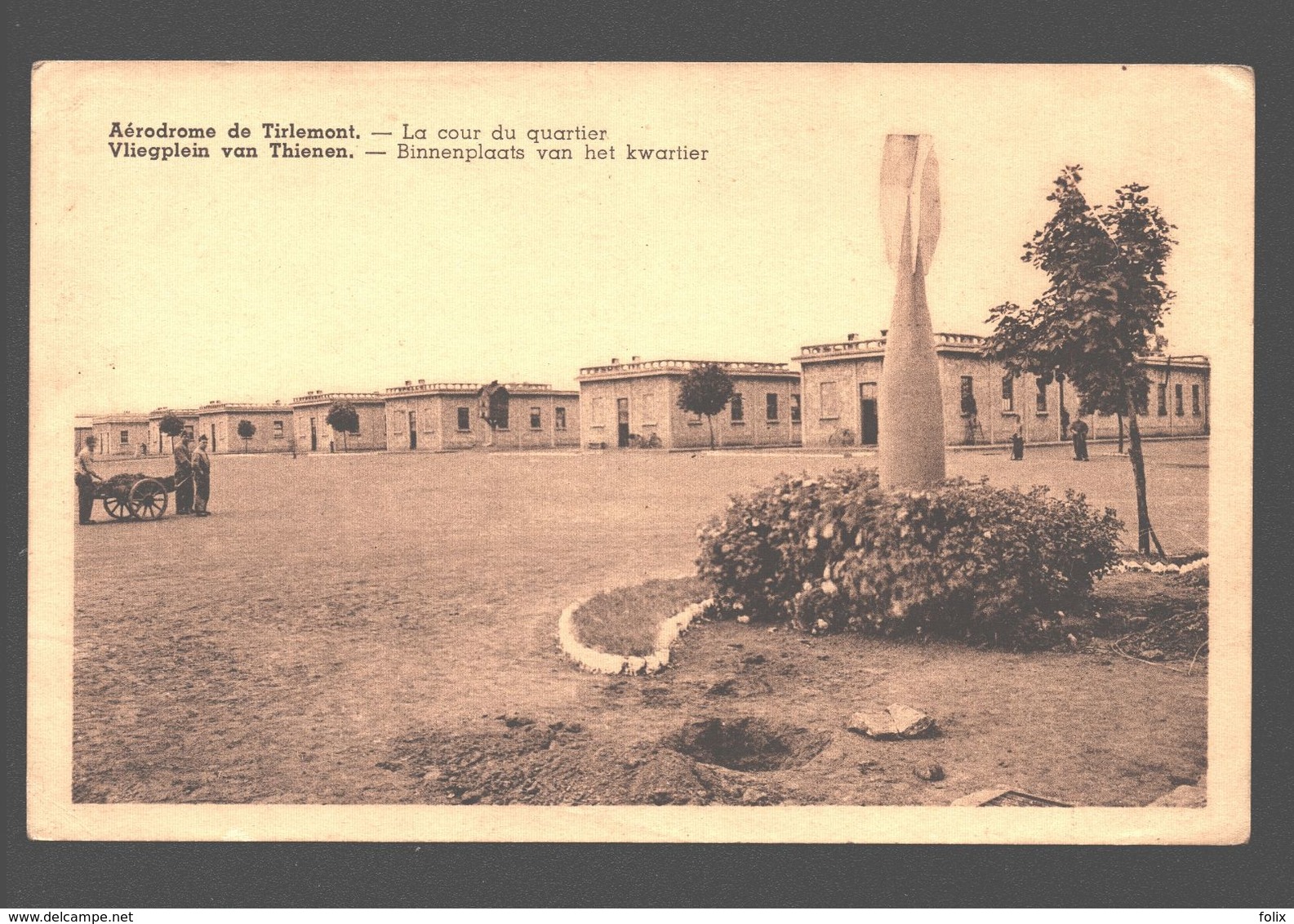 Tienen - Vliegplein Van Thienen / Aérodrome De Tirlemont - Binnenplaats Van Het Kwartier - Uitgave Desaix - Tienen