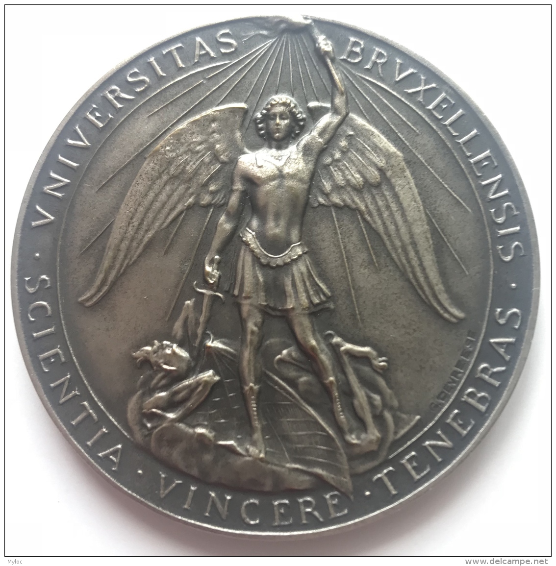Médaille. Université Libre De Bruxelles ULB. Hommage Prof. P. Mundeleer. 1957-1985. G. Devreese. Diam. 66mm - 103 Gr - Professionnels / De Société
