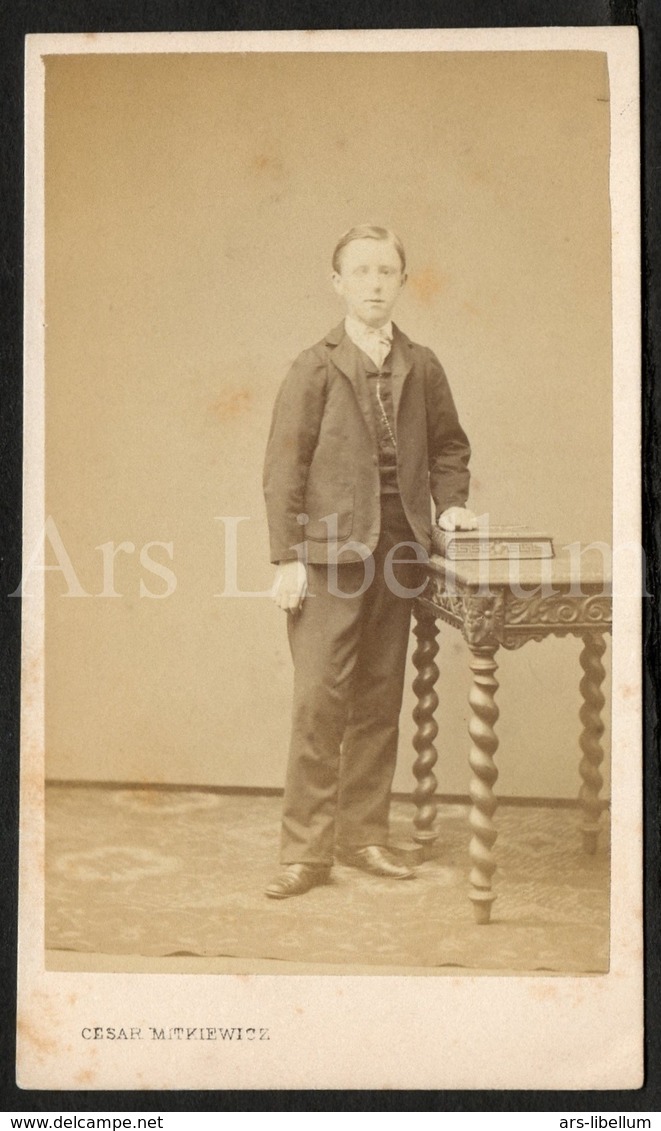 Photo-carte De Visite / CDV / Boy / Garçon / Photographer Cesar Mitkiewicz / Bruxelles - Anciennes (Av. 1900)