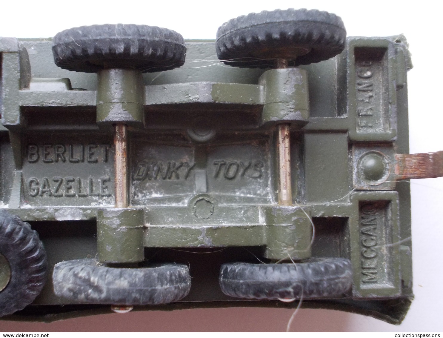 - Camion militaire - BERLIET GAZELLE - Dinky Toys -