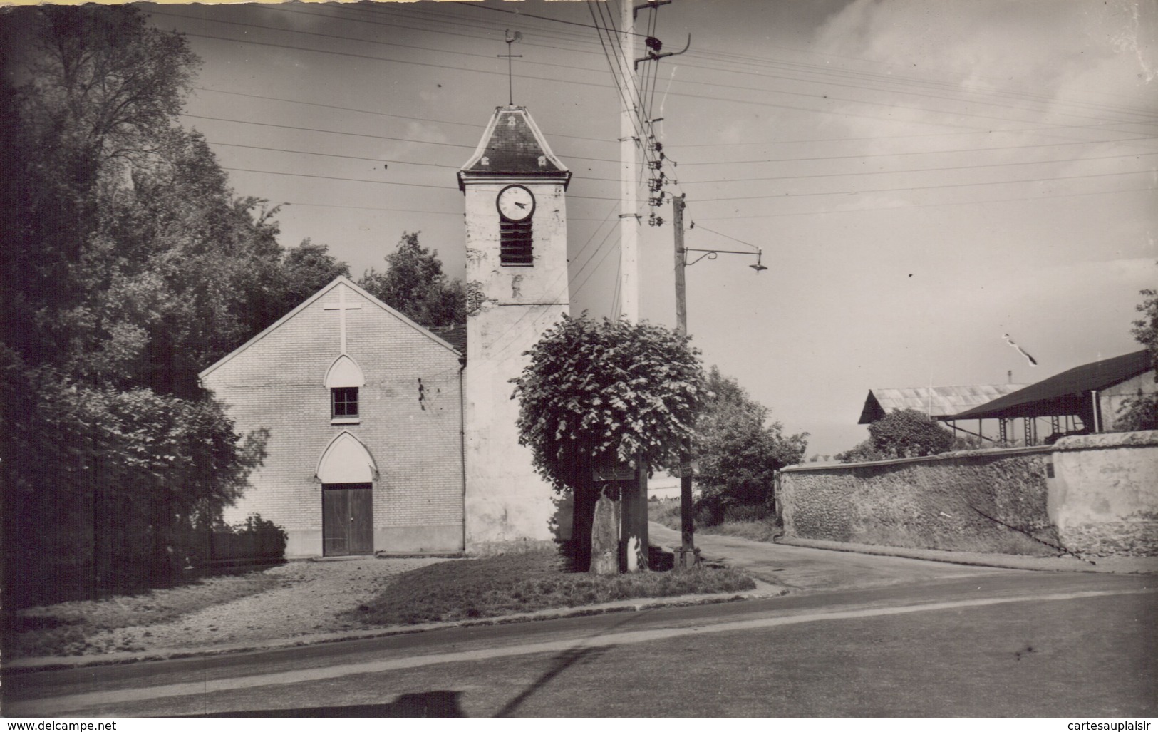 NOISEAU : La Place - Noiseau