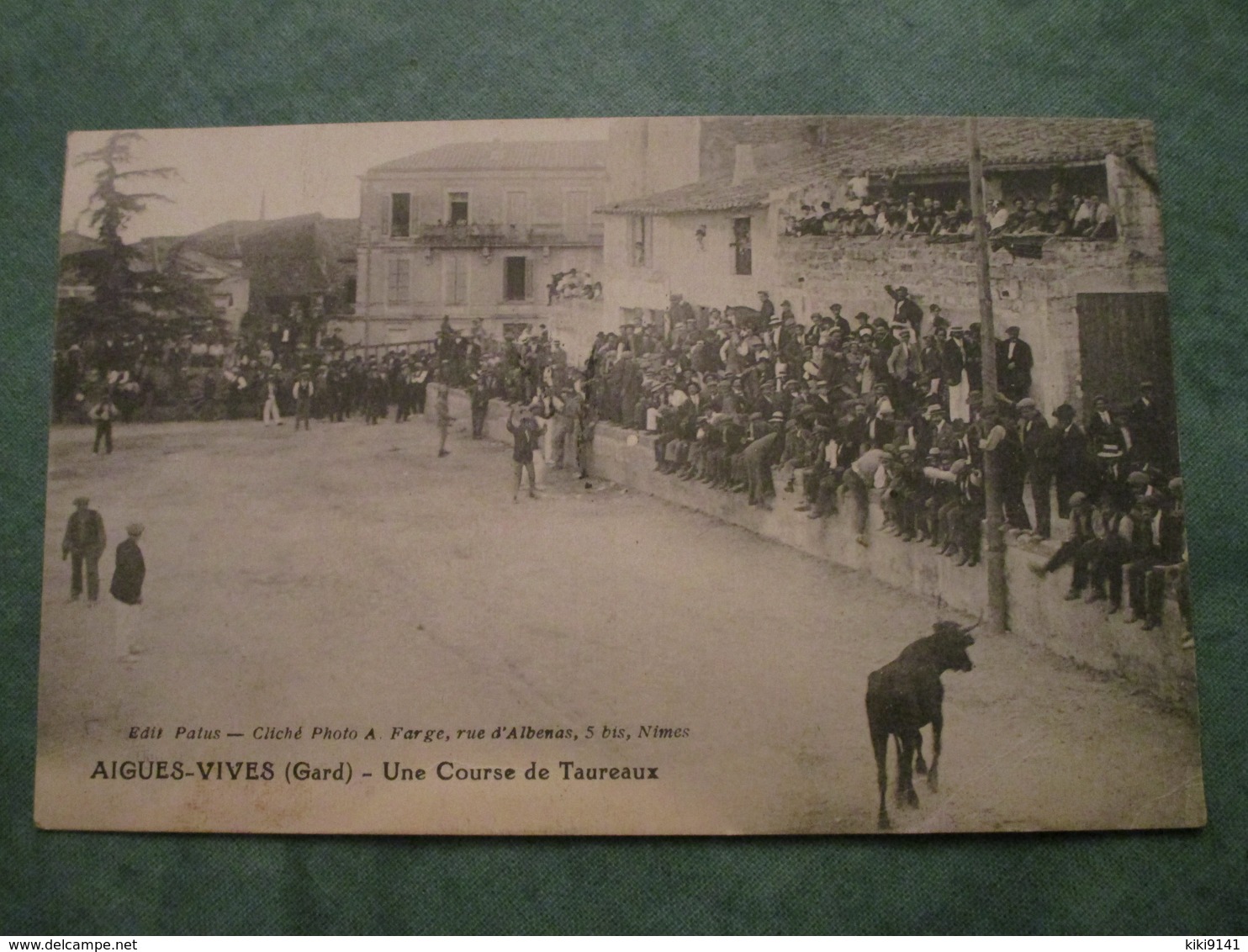 Une Course De Taureaux - Aigues-Vives