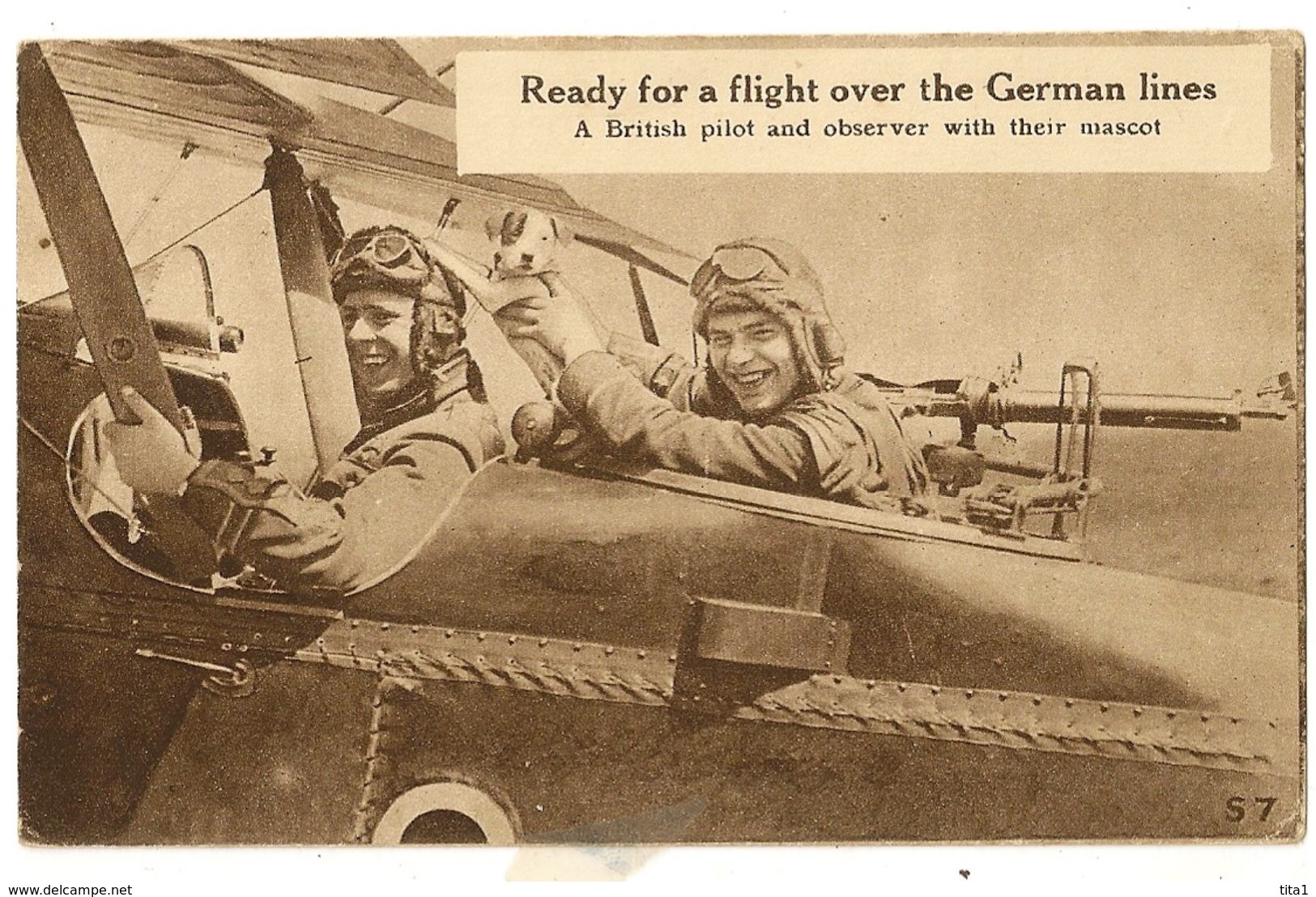 13 - Ready For A Flight Over The German Lines - A British Pilot And Observer With Their Mascot - 1914-1918: 1ère Guerre