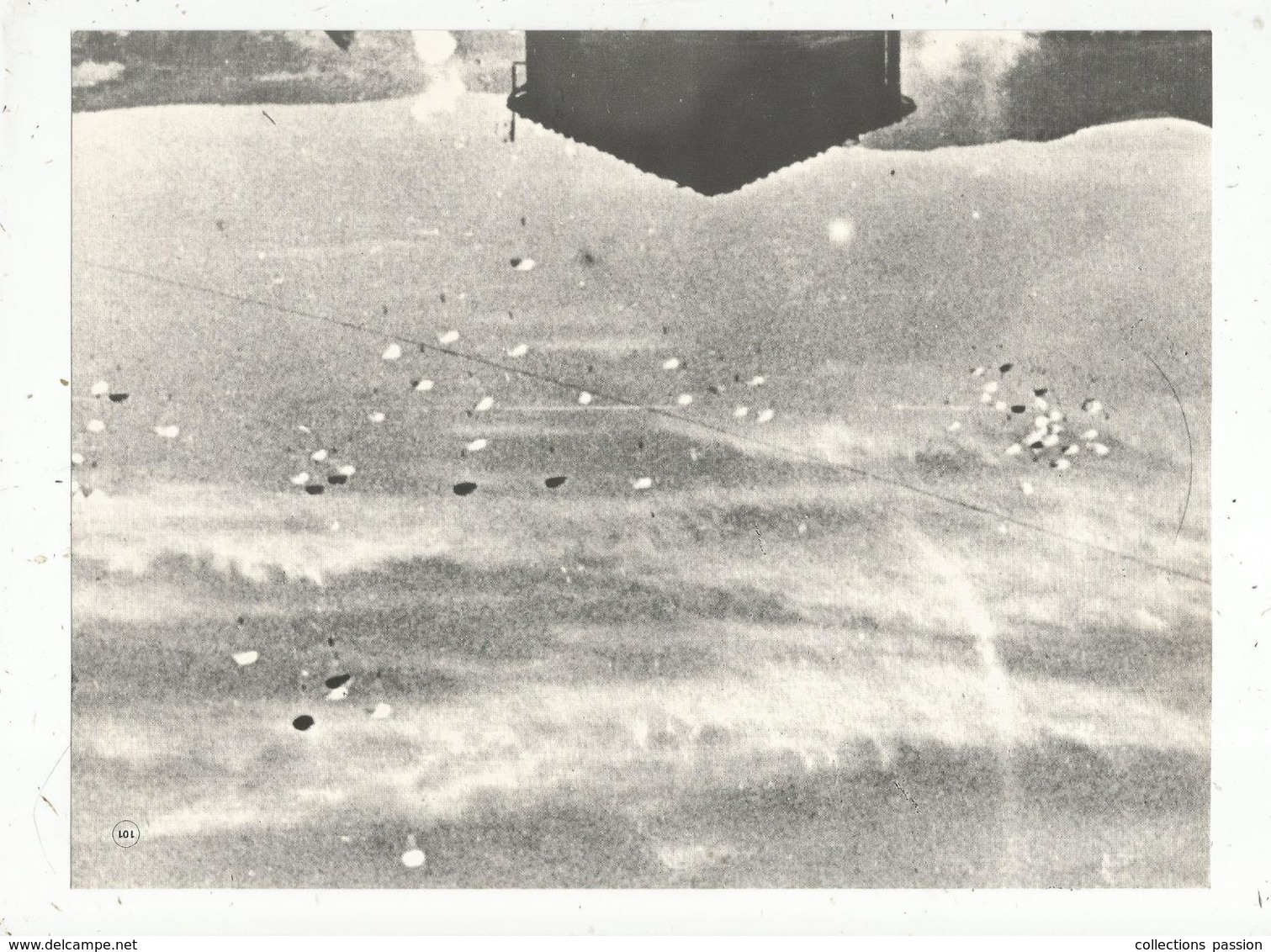 Reproduction De Photographie N° 101 , Militaria , Guerre 1939-1945 , Parachutistes, 26 X 19.5, Frais Fr 1.45 E - Other & Unclassified