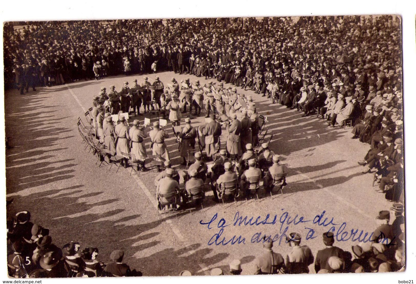 0647 - Carte Photographique Sans Titre Imprimé - " La Musique Du Dimanche à Clermont " - - Clermont Ferrand