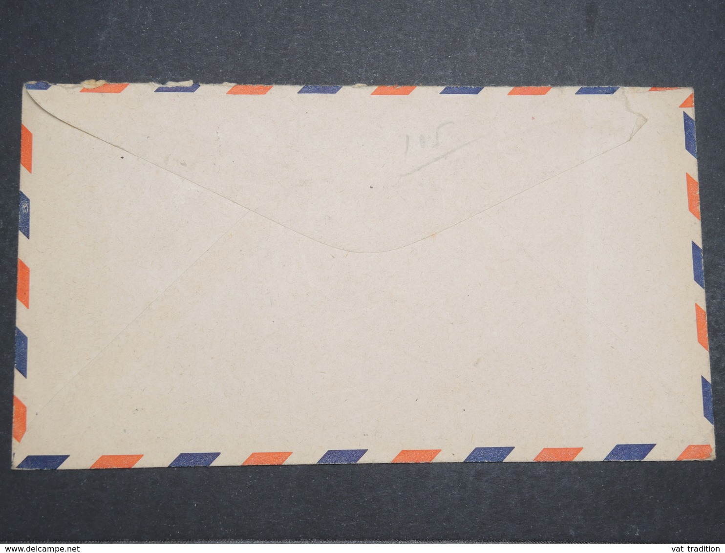 NOUVELLE CALÉDONIE - Enveloppe De Nouméa Pour Paris En 1946 , Affranchissement " France Libre " - L 14693 - Briefe U. Dokumente