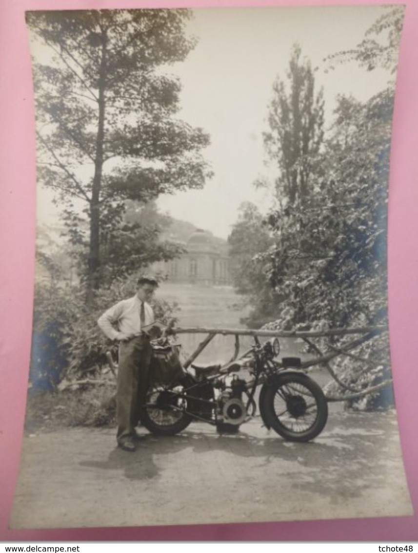 13 Photos anciennes. Voitures et motos. FN. 1931