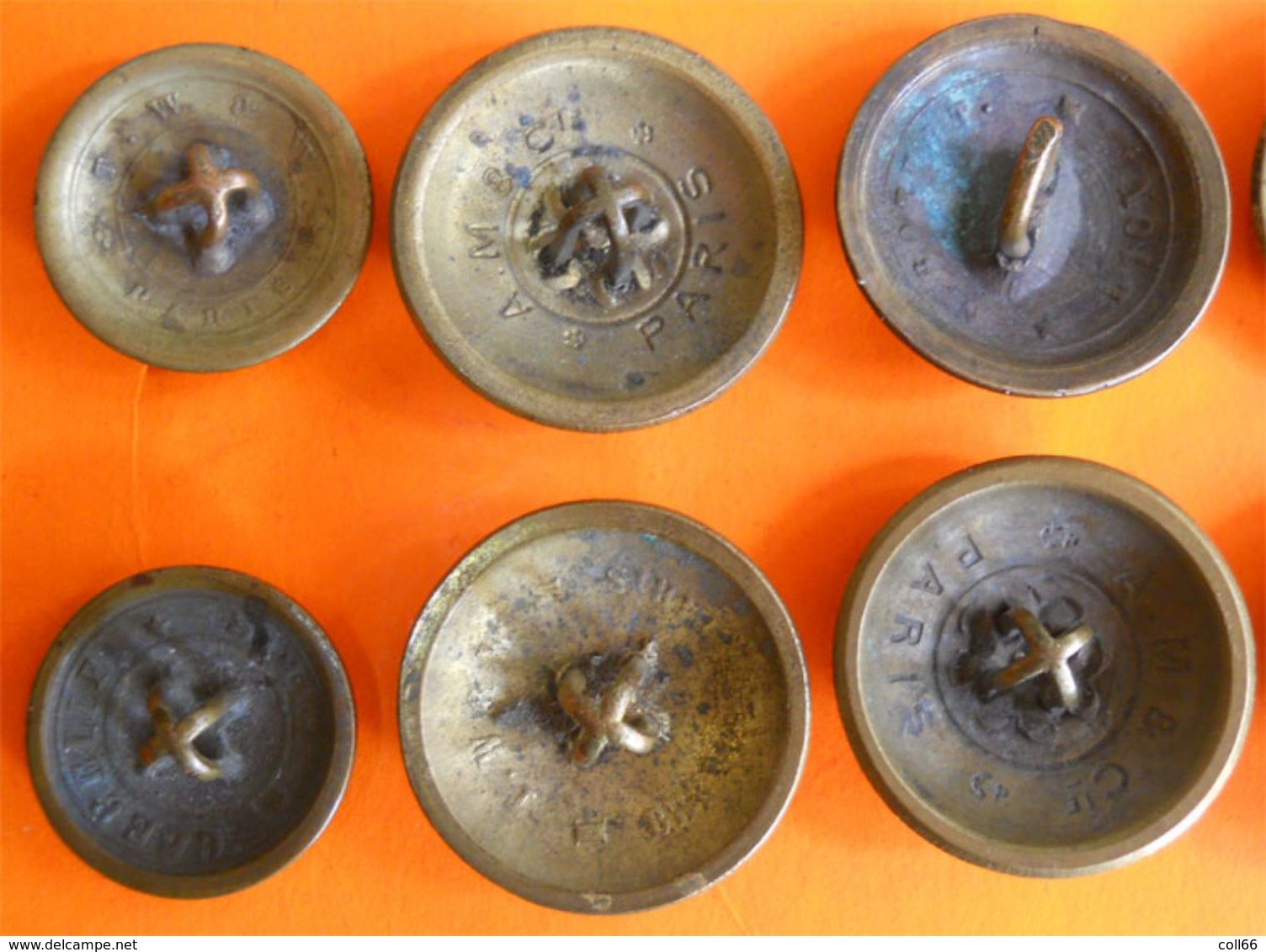 Lot 12 Boutons Militaires Ancre De Marine Anciens Demi-bombés Old Buttons Knopfes Diam 2.3cm Dont 2 PM - Boutons