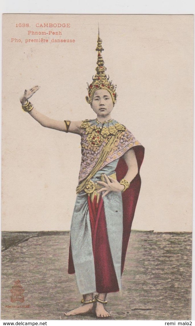 CARTE POSTALE   CAMBODGE.PHNOM-PENH.  Pho,première Danseuse - Cambodge