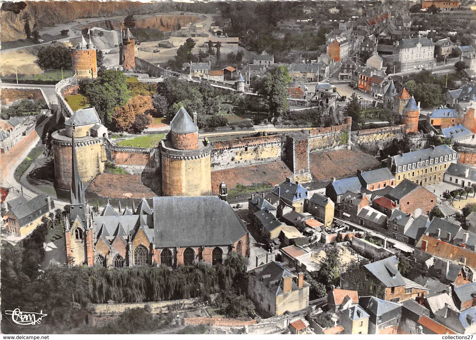 35-FOUGERES- LE CHATEAU ET LES RAMPARTS - Fougeres