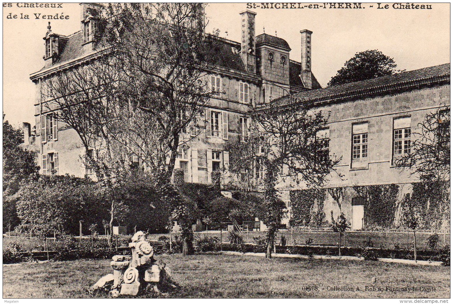 St Michel En L'Herm : Le Chateau - Saint Michel En L'Herm