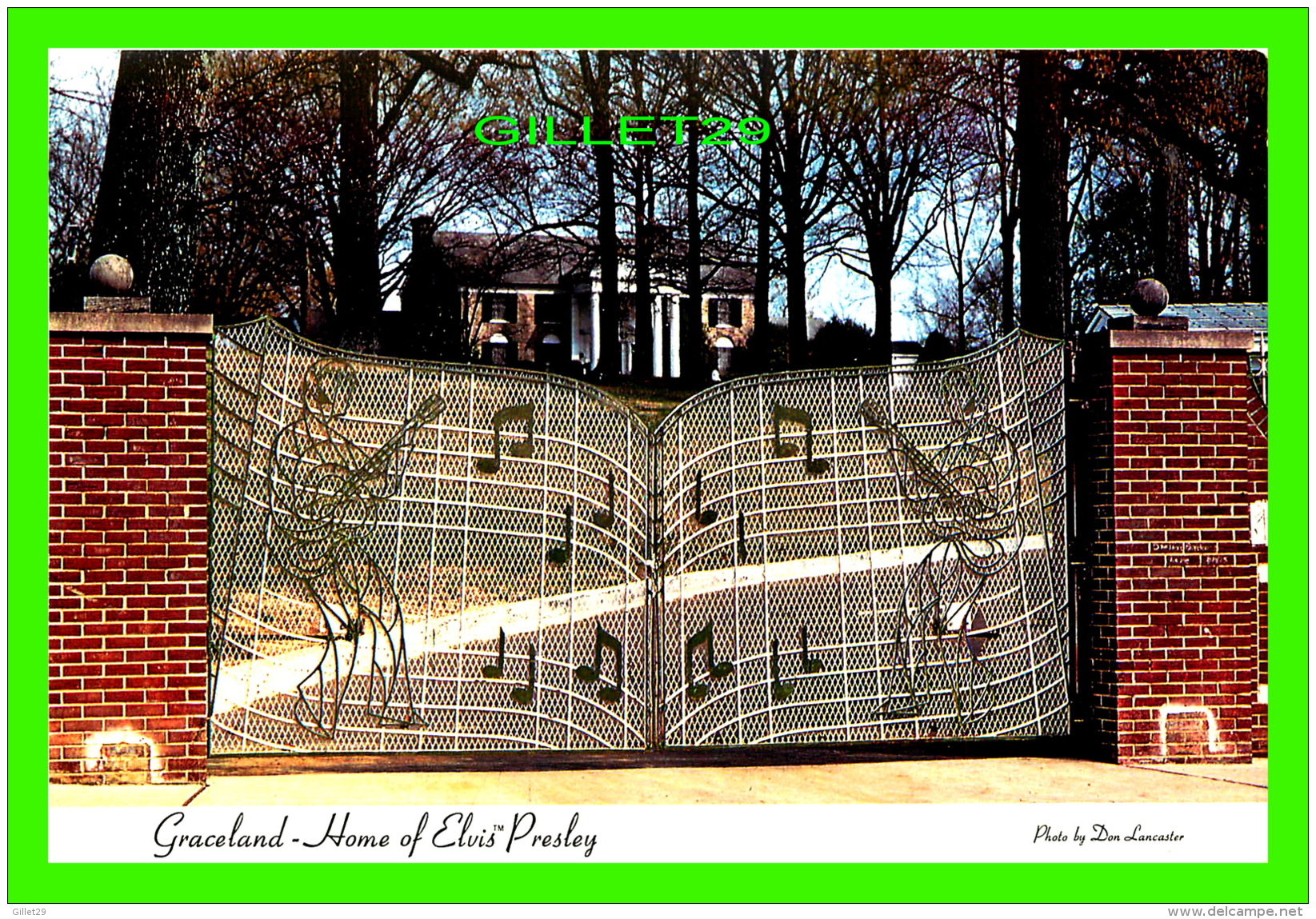 MEMPHIS, TN - GRACELAND, THE HOME OF ELVIS PRESLEY - PHOTO BY DON LANCASTER - - Memphis