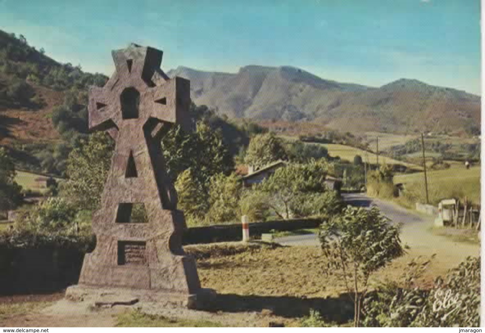 BIDARRAY -Une Jolie Croix Dans La Vallée - Elcé 3064 - Non écrite - Tbe - Bidarray