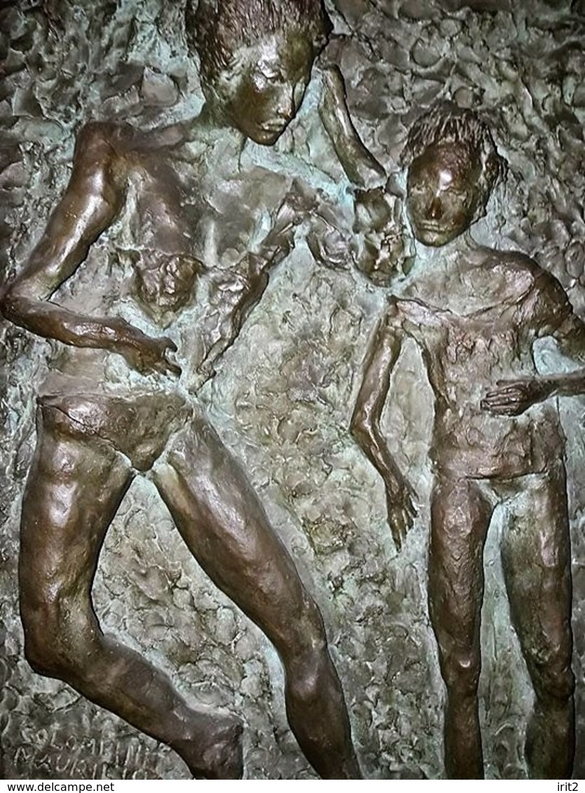 Scultura In Bassorilievo Fusione Del Bronzo E Argento (Maurilio Colombini - Piombino - Italia -1980) - Bronces