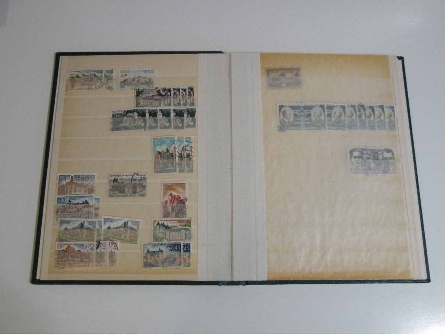 Lot 3 Album Y&T Occasion Timbres > Toutes Les Pages Sont En Photos Format 18,5 X 24,5 (Noir Et Blanc) - Klein Formaat, Zwarte Pagina