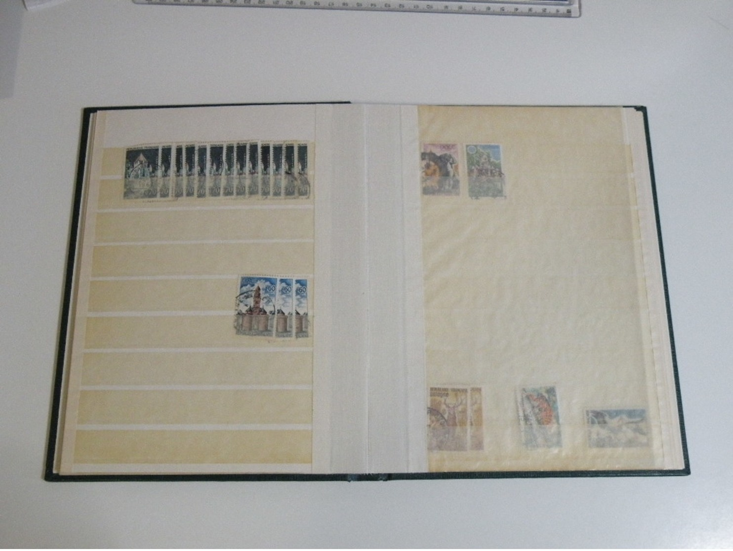 Lot 3 Album Y&T Occasion Timbres > Toutes les pages sont en photos format 18,5 x 24,5 (Noir et Blanc)