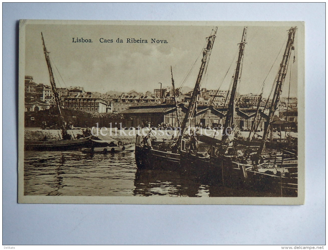 PORTOGALLO PORTUGAL LISBOA Caes Da Ribeira Nova Boat Fisherman AK Old Postcard - Lisboa