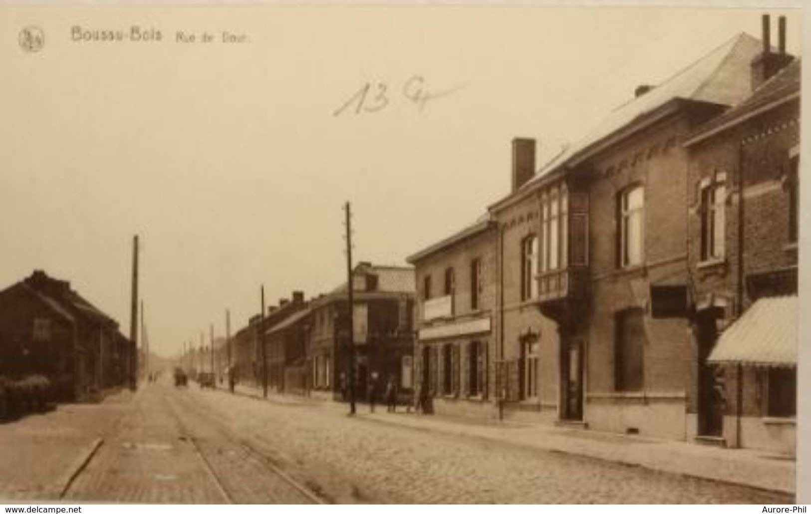 Boussu-Bois - Rue De Dour (Automobiles En Arrière Plan) - Boussu