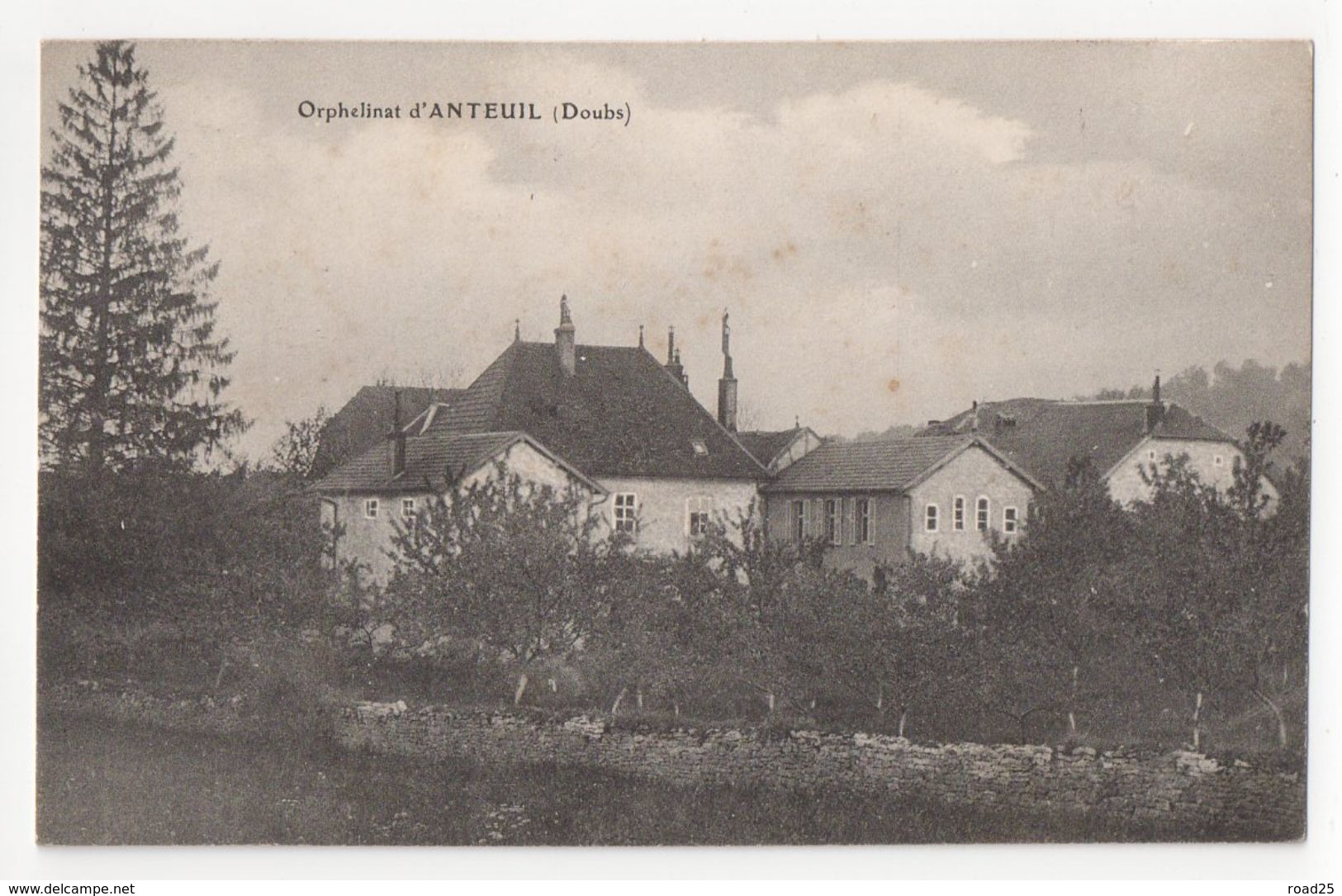 ( 25 ) Lot de 95 cartes postales anciennes du département du Doubs