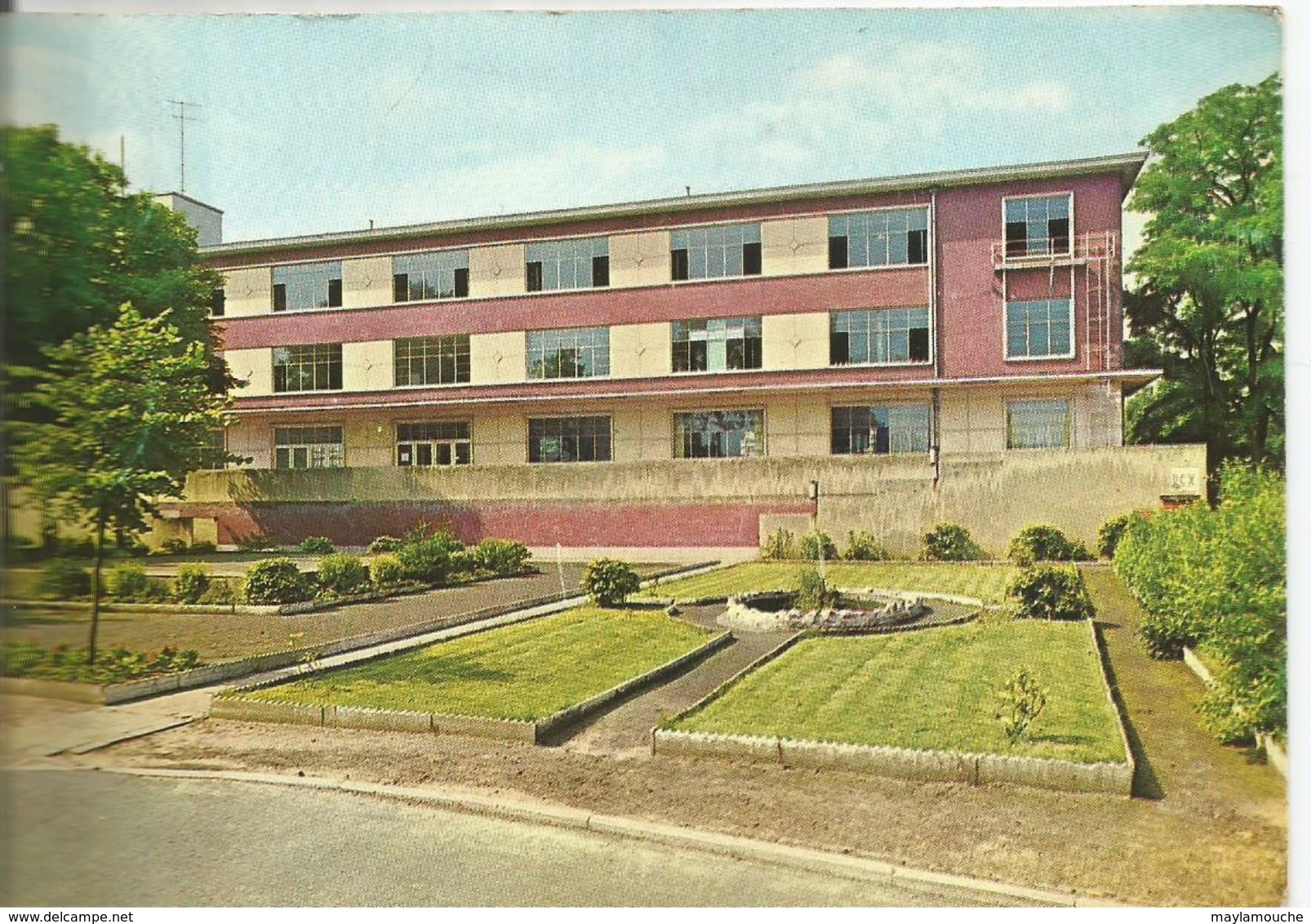 Bruxelles Hopital Militaire - Gezondheid, Ziekenhuizen