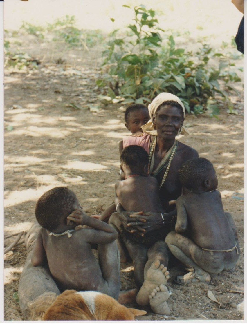 Afrique - Guinée Bissau - Ethnique - Femme Et Enfants - 183X121 - Africa