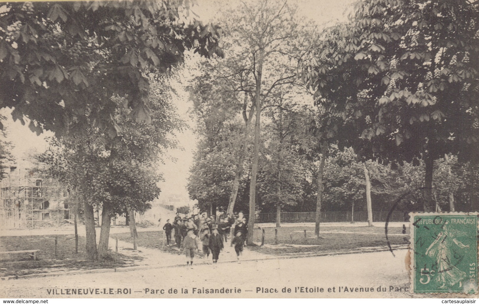 Villeneuve Le Roi : Place De L'Etoile Et L'avenue Du Parc - Villeneuve Le Roi