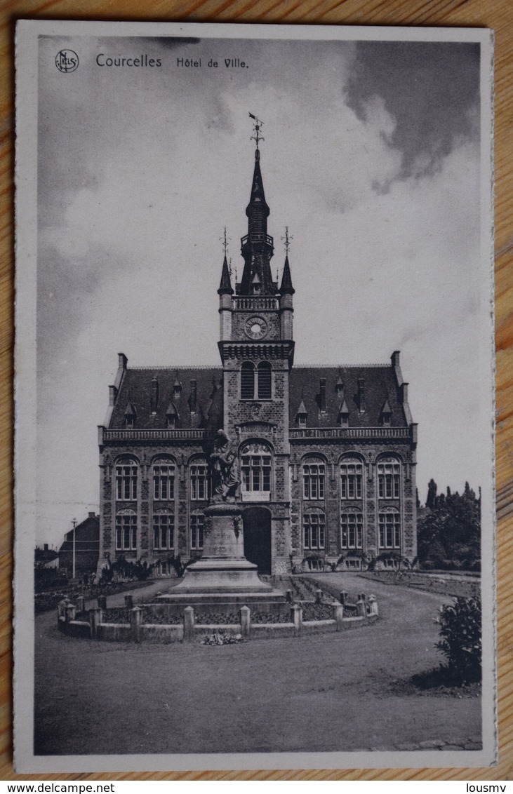 Courcelles - Hôtel De Ville - (n°10306) - Courcelles