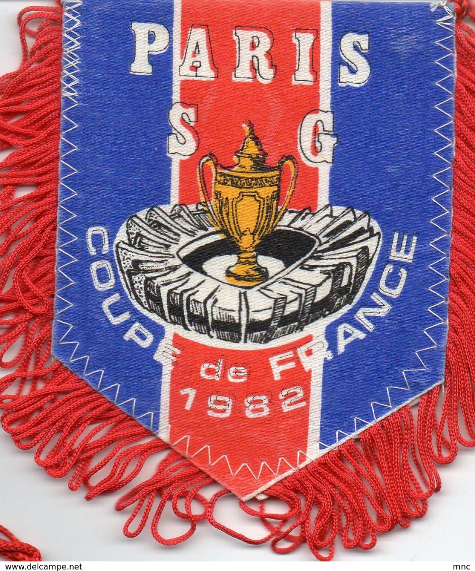 PARIS SG  Vainqueur Coupe De France 1982 - Habillement, Souvenirs & Autres