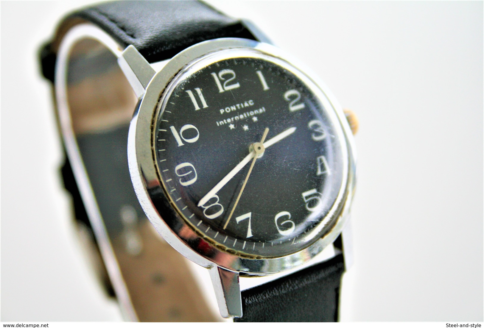 watches : PONTIAC * * * MEN INTERNATIONAL HAND WIND - 1960-70's  - original - swiss made - running - excelent condition