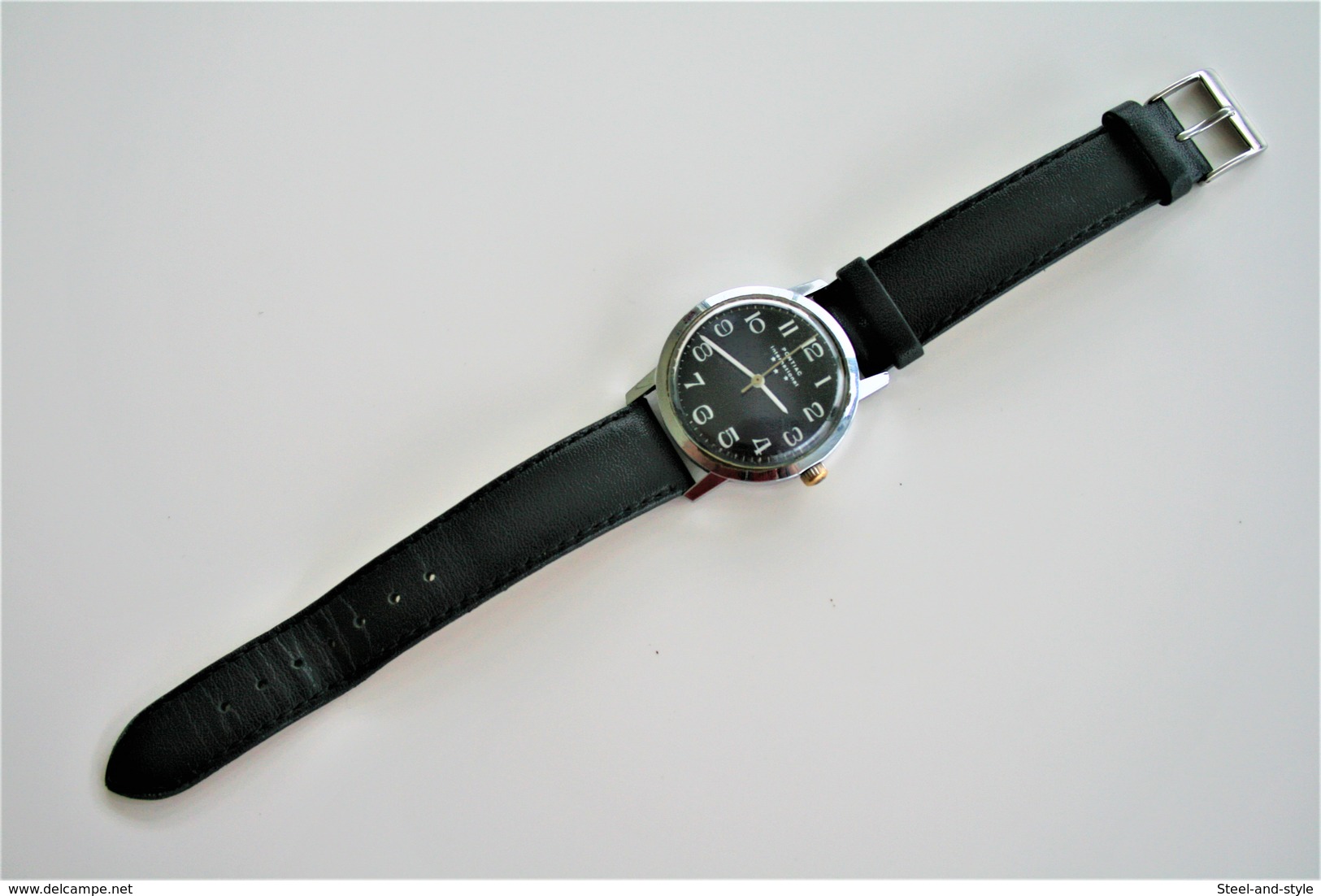 watches : PONTIAC * * * MEN INTERNATIONAL HAND WIND - 1960-70's  - original - swiss made - running - excelent condition