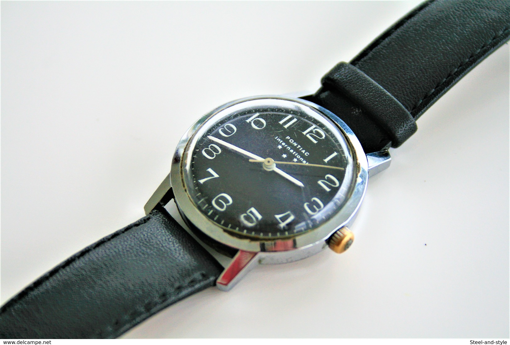 watches : PONTIAC * * * MEN INTERNATIONAL HAND WIND - 1960-70's  - original - swiss made - running - excelent condition